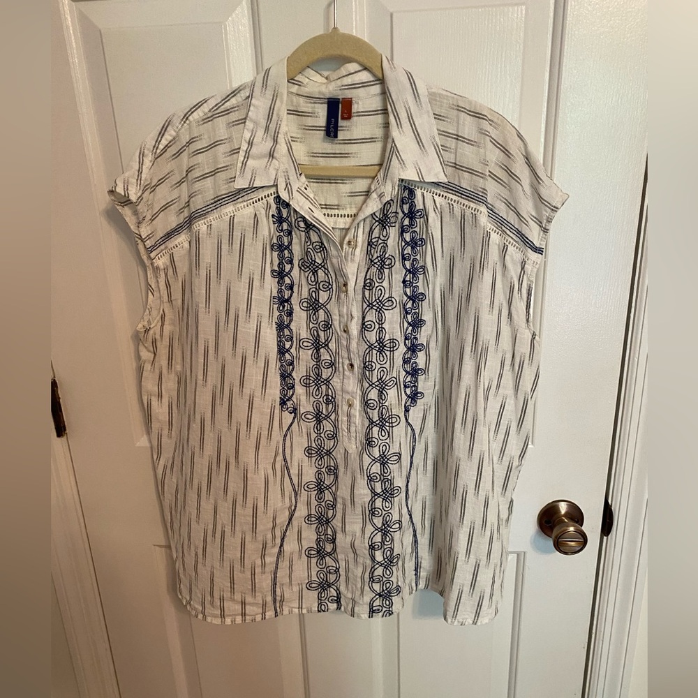 Pilcro Anthropologie Embroidered White Sleeveless Blouse L Like New!